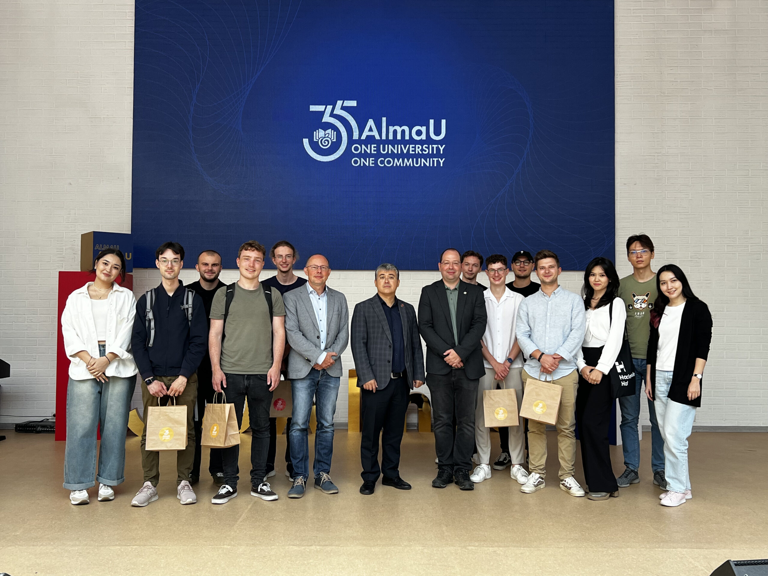  Представители Hof University посетили AlmaU