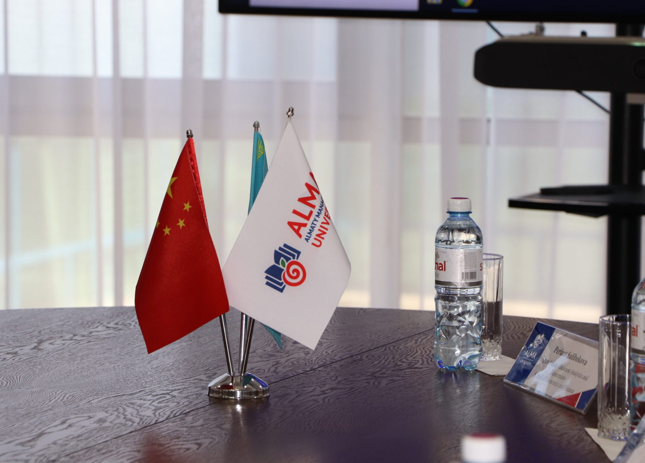  AlmaU и ZUFE укрепляют партнёрство: подписано соглашение об обмене студентами и запуске новых инициатив
