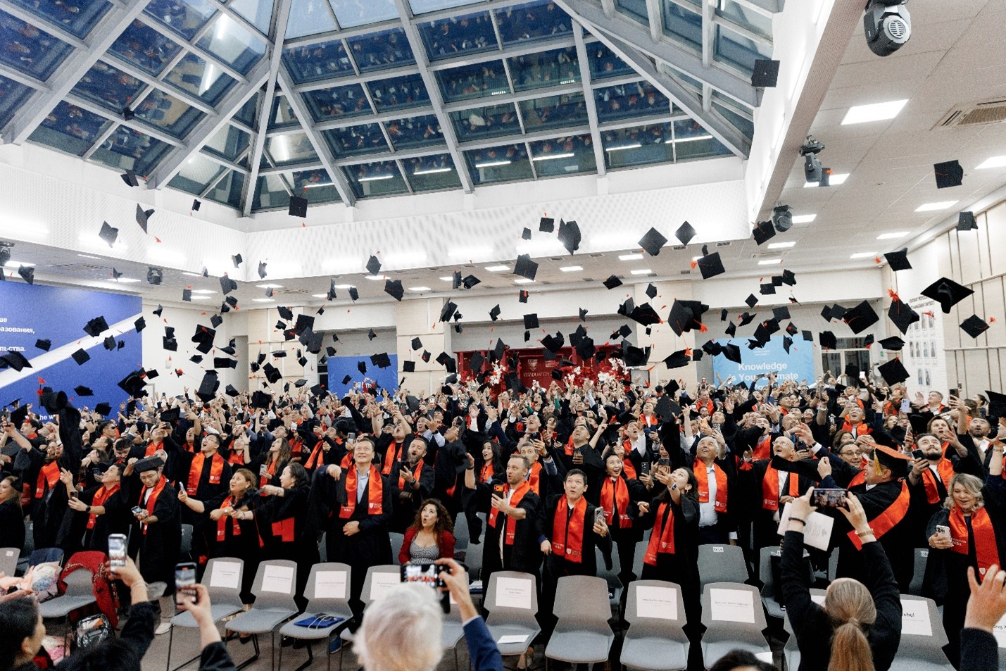  ДВОЙНОЙ ДИПЛОМ – ДВОЙНЫЕ ВОЗМОЖНОСТИ: ВЫПУСК УПРАВЛЕНЦЕВ НОВОГО ПОКОЛЕНИЯ