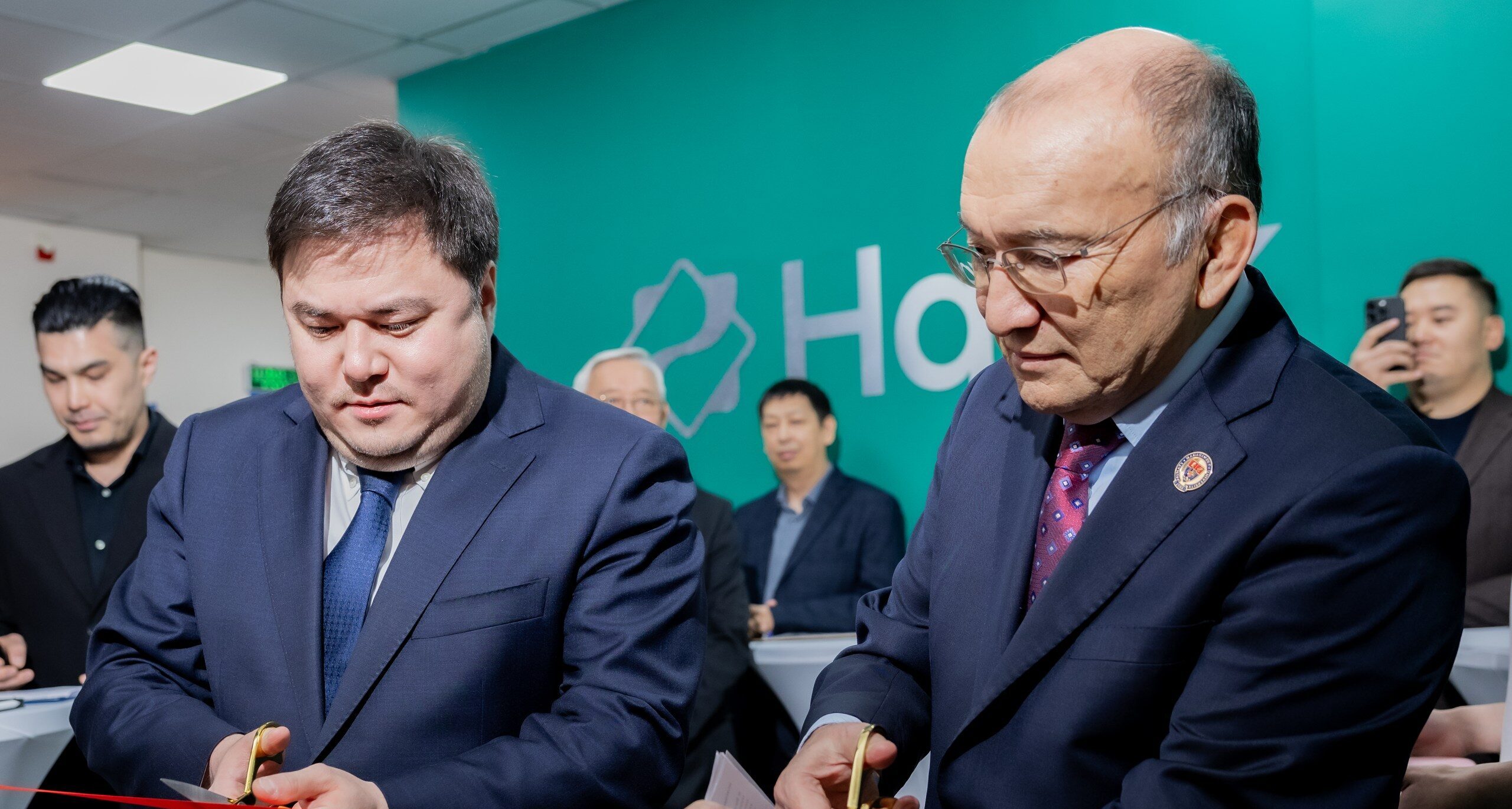 В AlmaU открылся Центр искусственного интеллекта AlmaU AI Lab