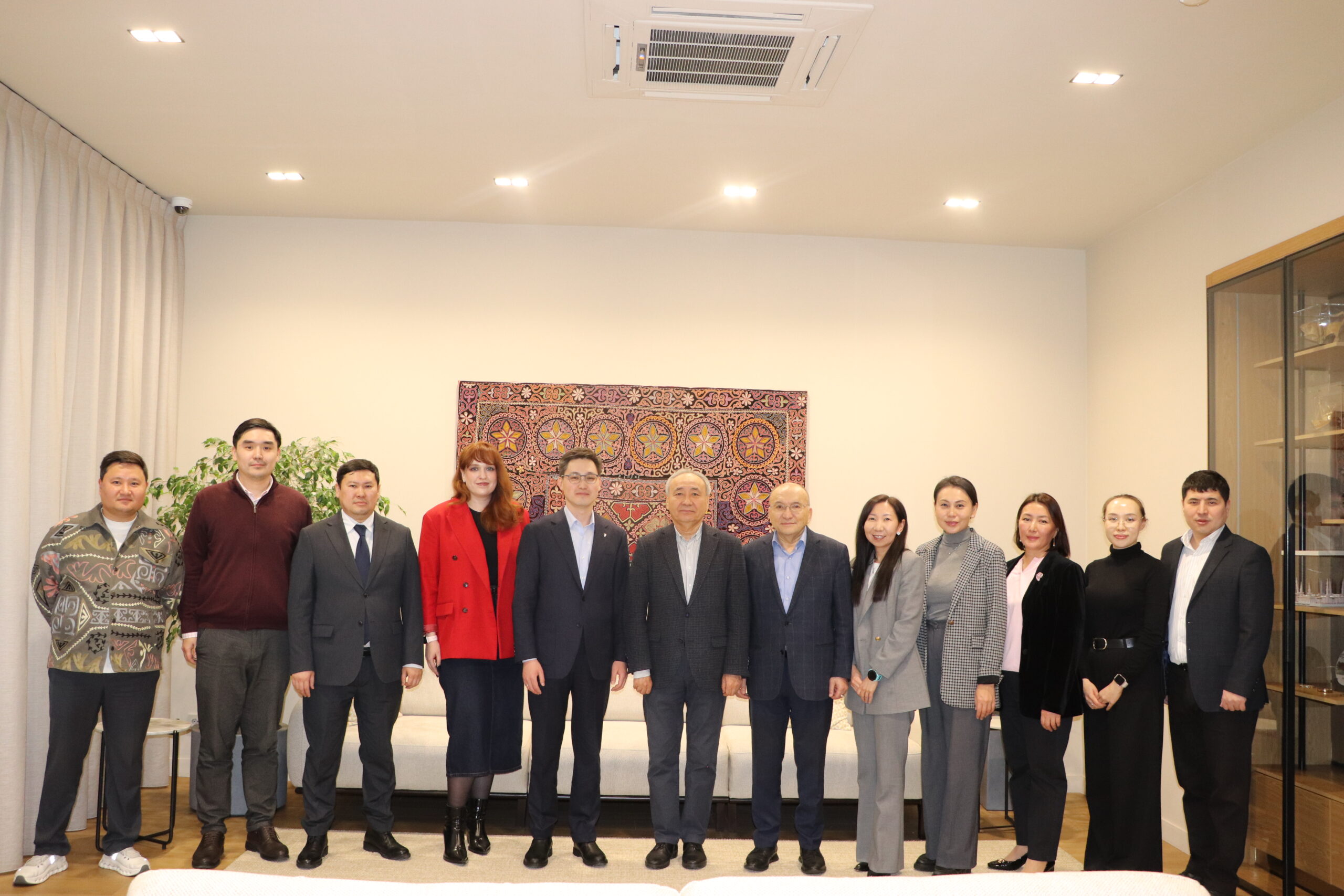 AlmaU және Freedom Finance Insurance сақтандыру нарығына арналған жаңа буын мамандарын даярлау мақсатында күш біріктіреді