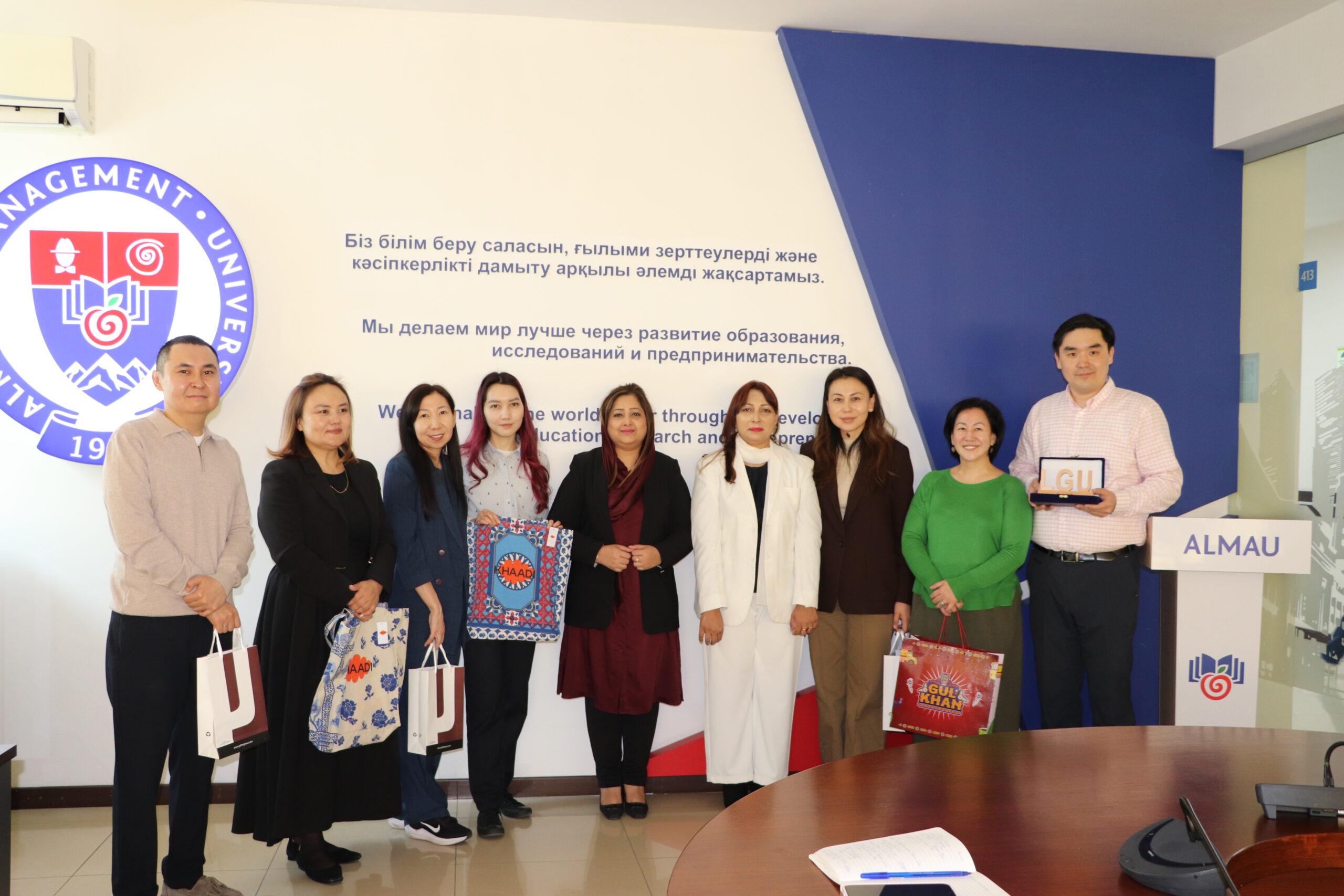 Lahore Garrison University делегациясының AlmaU-ға сапары