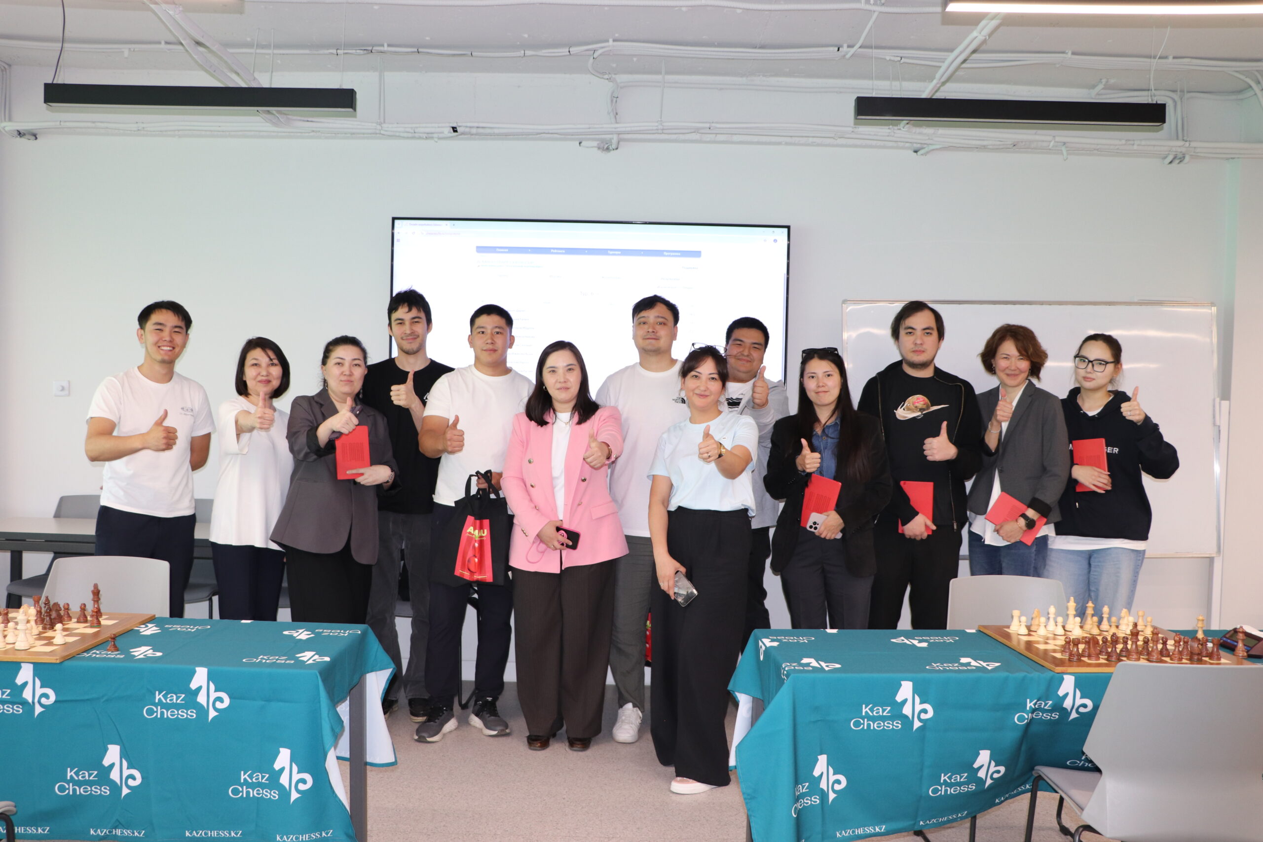 В AlmaU состоялся шахматный турнир AlmaU Chess Cup 2026 для сотрудников университета 