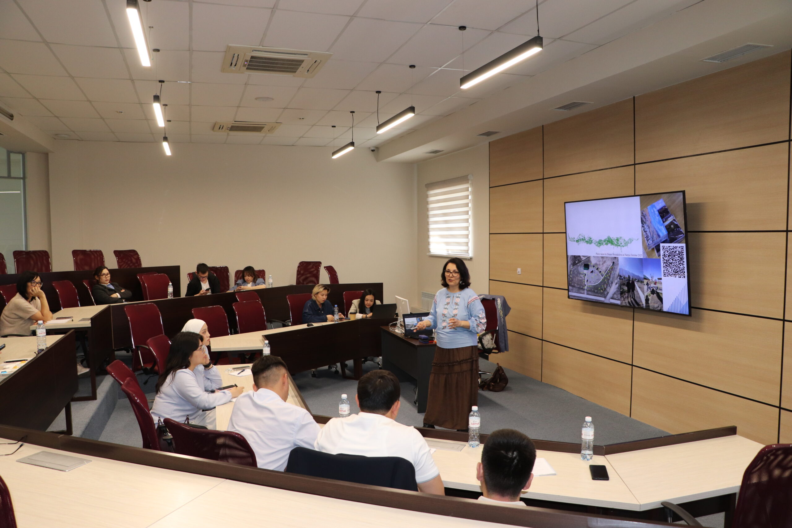 AlmaU-да урбанистика және қалалық даму саласындағы мемлекеттік қызметшілерді даярлау бағдарламасы басталды