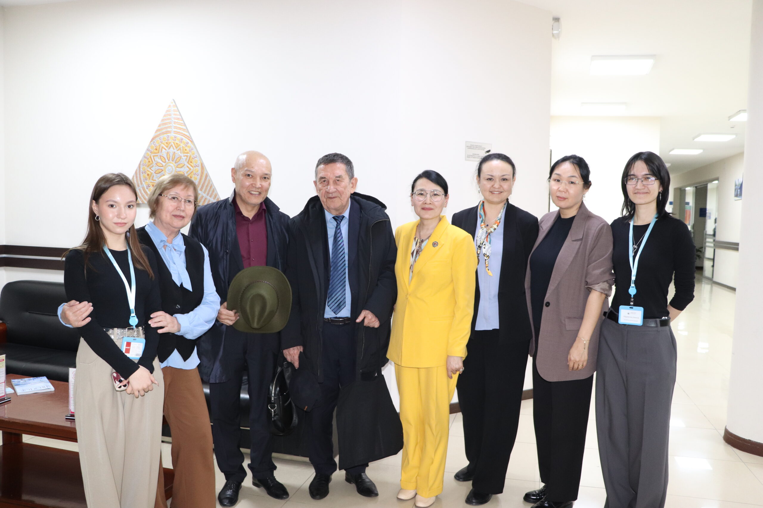 AlmaU-да «Tolyq Adam: антропологиялық дискурс» атты философиялық дөңгелек үстел өтті